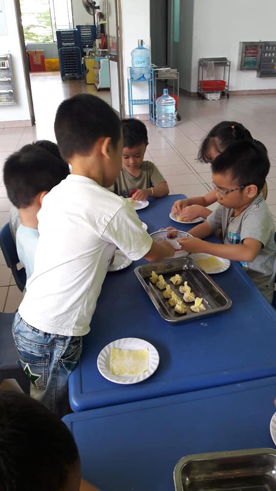 truong mam non tri duc 1 - be hoc lam noi tro