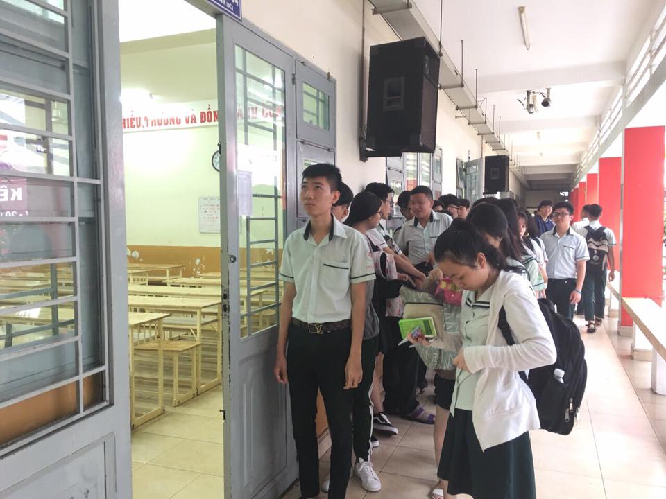 hoc sinh khoi 12 thi thu thpt quoc gia - truong noi tru ban tru tri duc tphcm